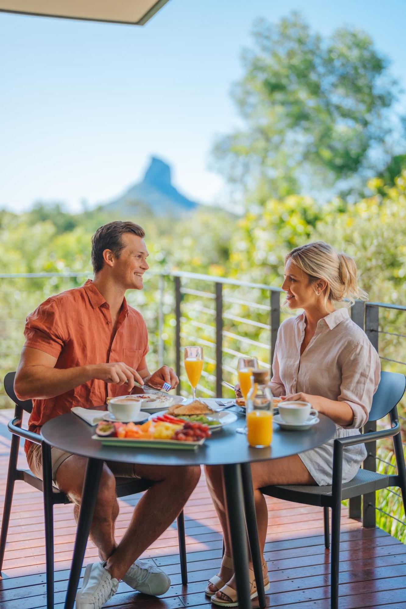 Glass On Glasshouse Glass House Mountains Exterior foto