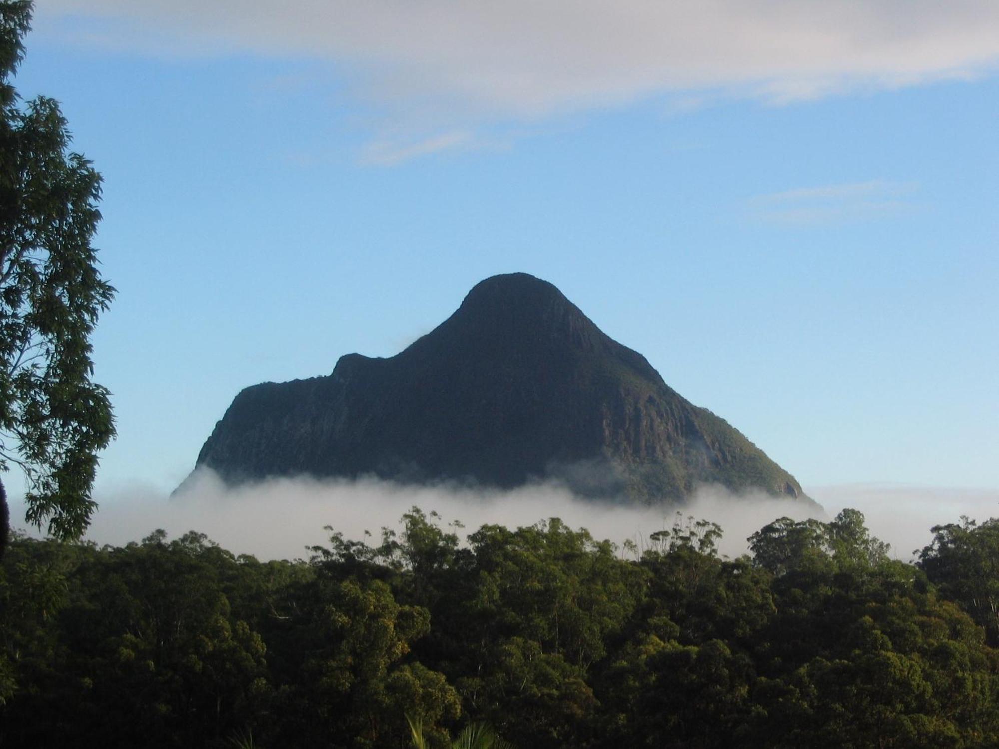 Glass On Glasshouse Glass House Mountains Exterior foto