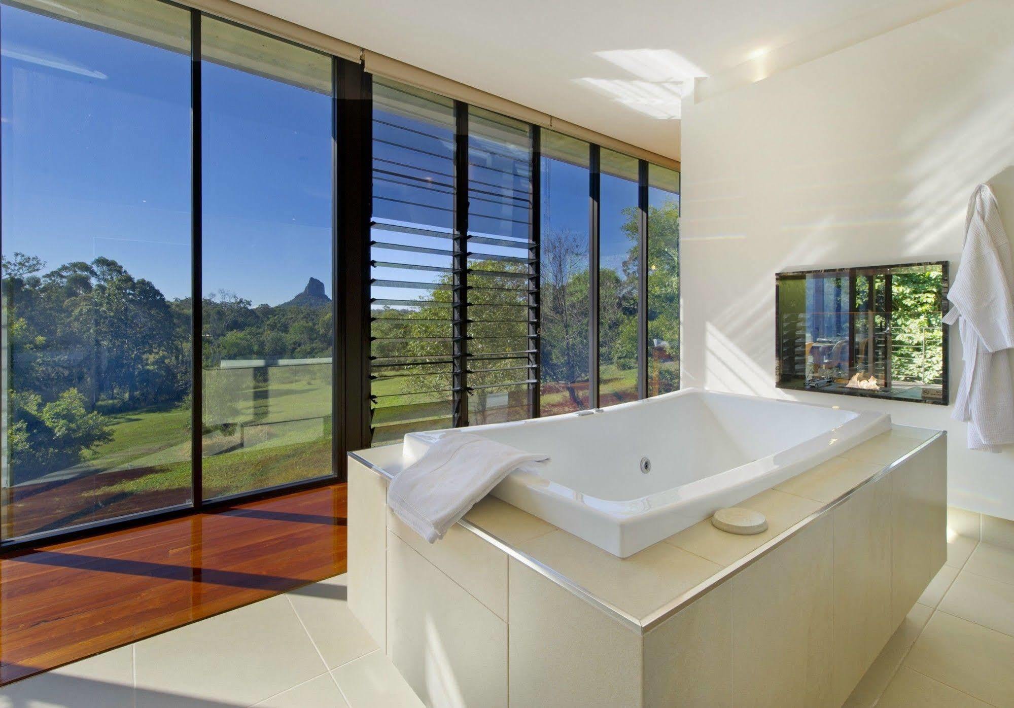 Glass On Glasshouse Glass House Mountains Exterior foto