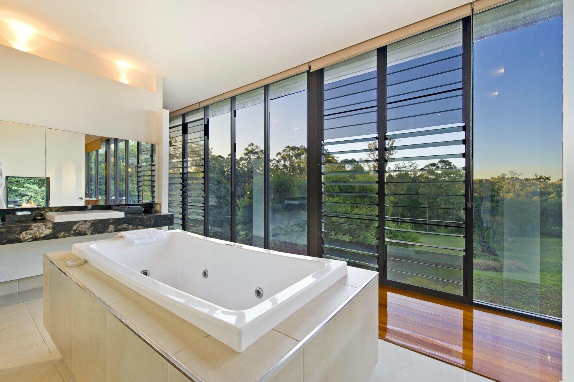 Glass On Glasshouse Glass House Mountains Exterior foto