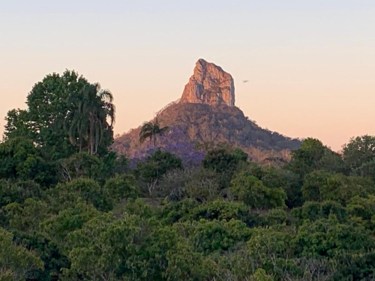 Glass On Glasshouse Glass House Mountains Exterior foto